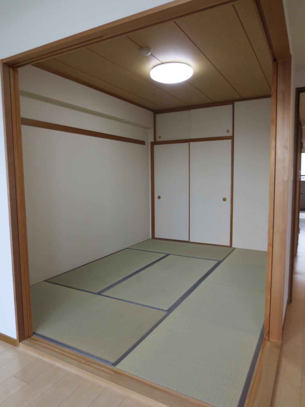 Non-living room. Indoor (12 May 2013) Shooting