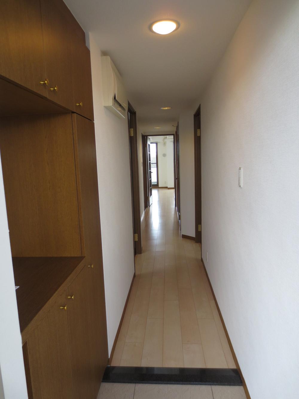 Entrance. Local (12 May 2013) Shooting