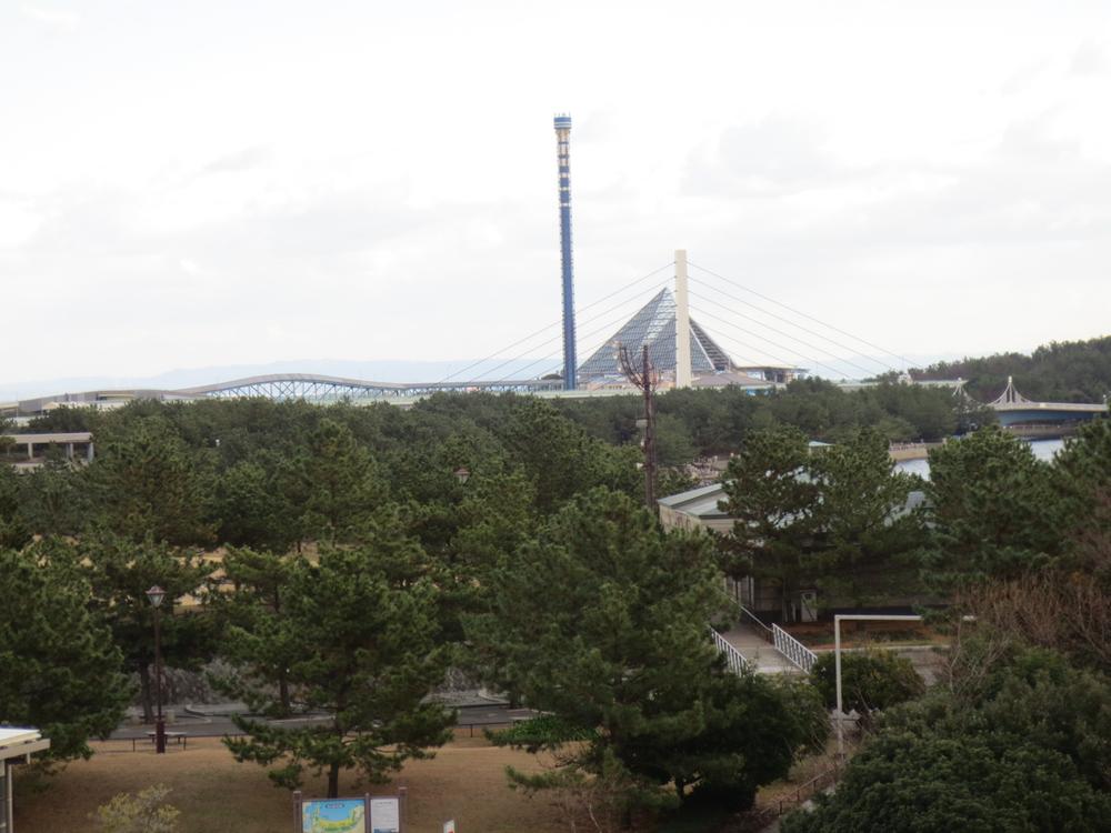 View photos from the dwelling unit. View from the site (December 2013) Shooting