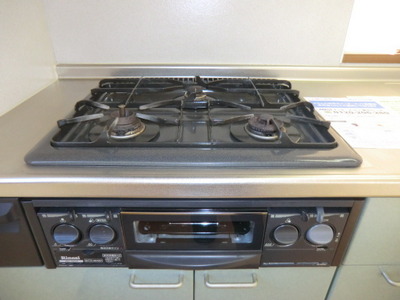 Kitchen. 3-burner stove ・ With grill!