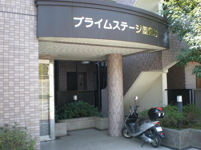 Entrance. Common areas