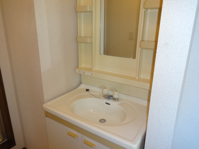 Washroom. ☆ With separate wash basin ☆