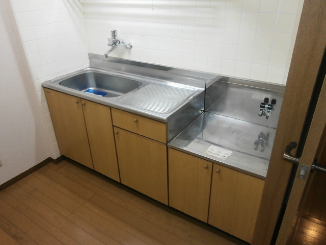 Kitchen. Gas stove installation type