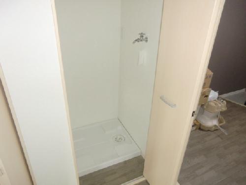 Other Equipment. Indoor Laundry Storage ☆