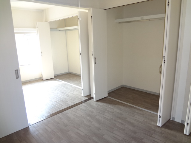 Other room space. Large storage have a wall full of (* ^ _ ^ *)