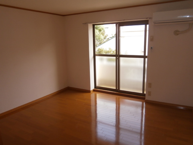 Living and room. Flooring Chokawa ☆ 
