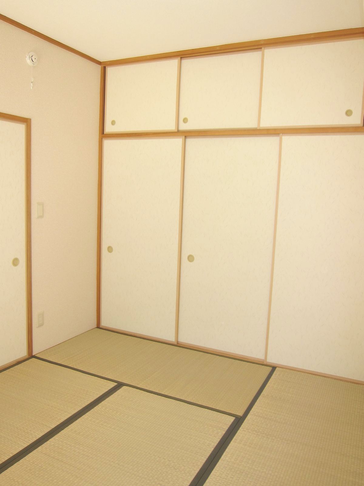 Other room space. 6-mat Japanese-style room of living next to Bright on the balcony surface.