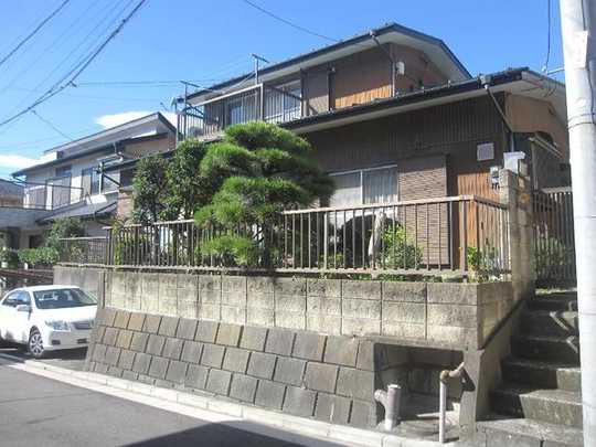 Local land photo. Facing the southeast road, Day is good because that is one step higher than the road