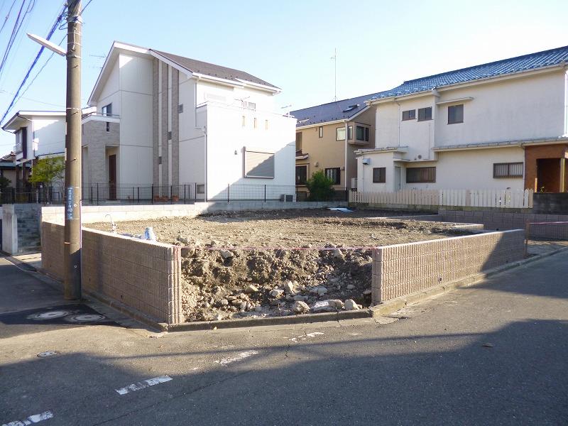 Local photos, including front road. There is a sense of liberation per northwest corner lot