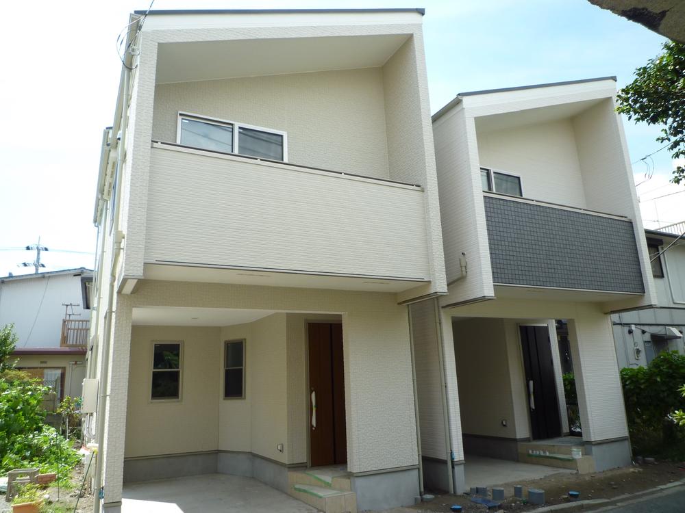 Local appearance photo. This stylish designer housing. It is imposing completed! 