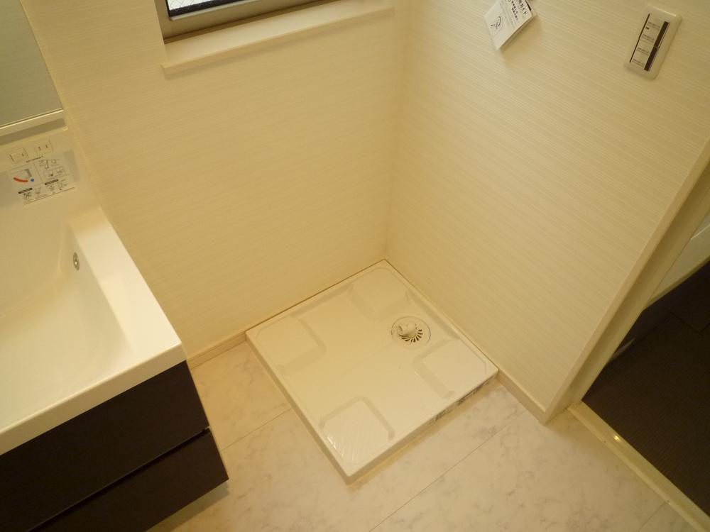 Wash basin, toilet. Secure the space of put clear also large washing machine.