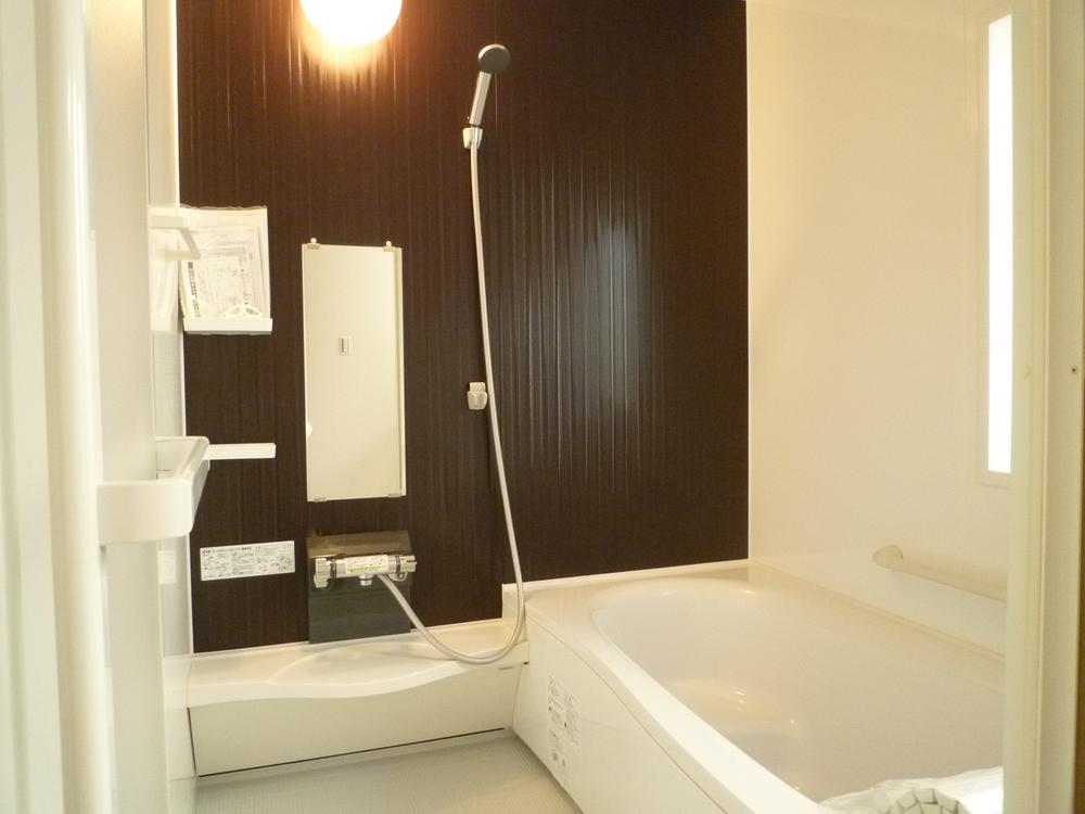 Bathroom. Fine spacious bathroom one tsubo size will heal daily fatigue.