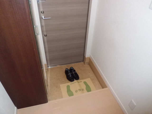 Entrance. ☆ The entrance, Comes with a cupboard (^ o ^) / ☆