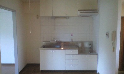 Kitchen. Storage is plenty capable kitchen ☆ 