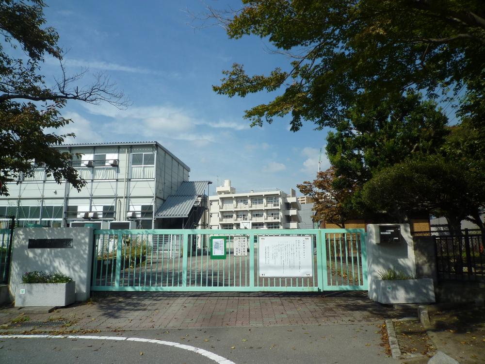 Primary school. 579m to Yokohama Municipal Mutsuura Elementary School