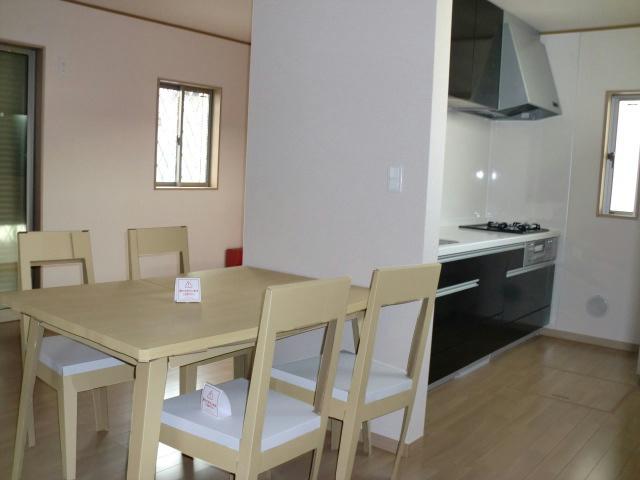 Kitchen. Furniture is placed image
