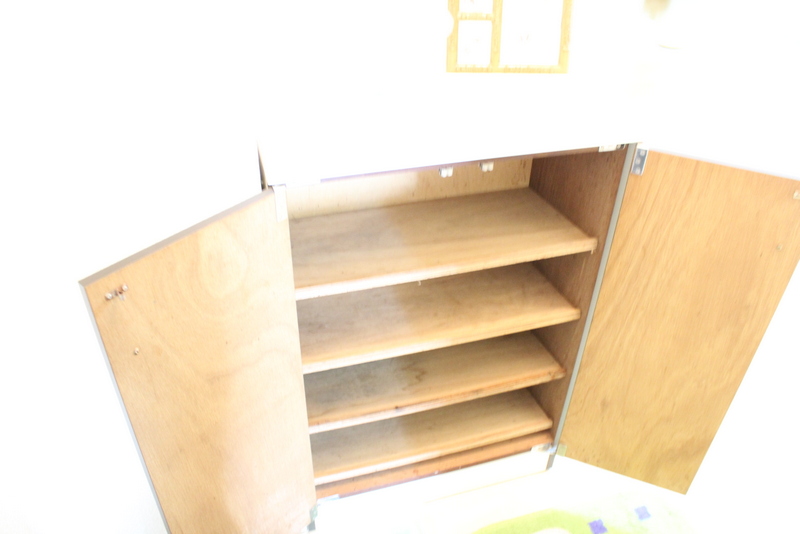 Receipt. It has been established shoe box.