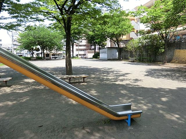 park. 195m to Hakusan Michioku park