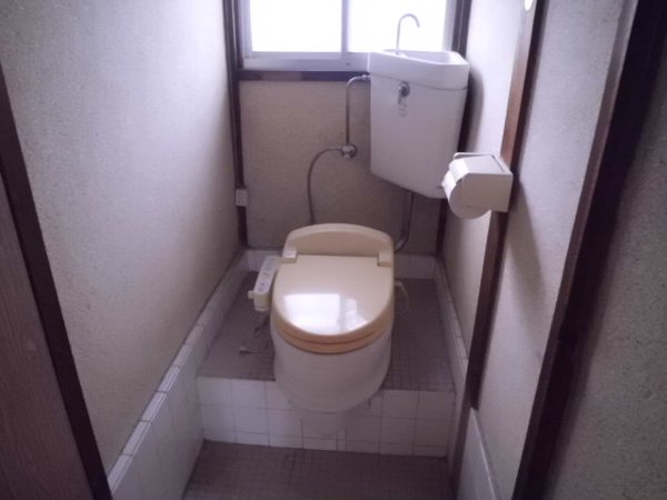 Toilet