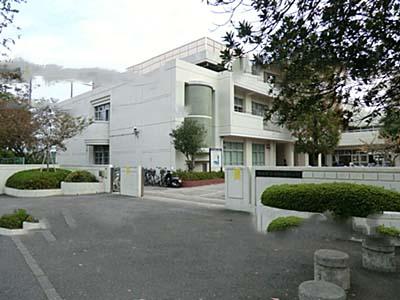 Junior high school. 1449m to Yokohama Municipal Kamariya junior high school