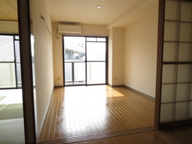 Living and room. Western-style 6 tatami rooms