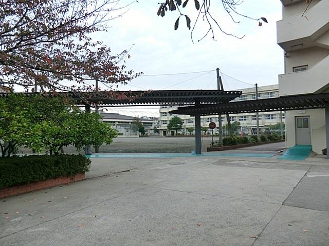 Junior high school. Nishishiba until junior high school 500m