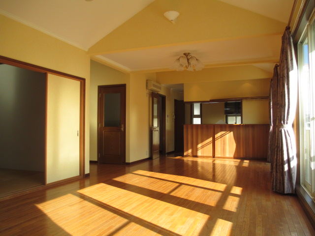 Living and room