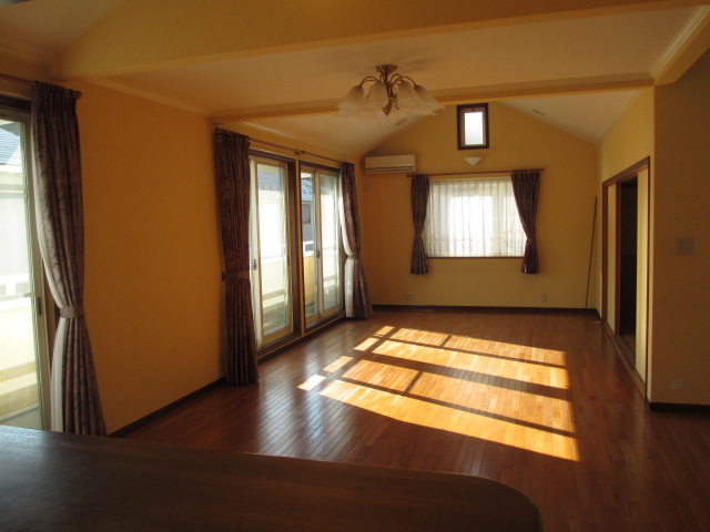 Living and room