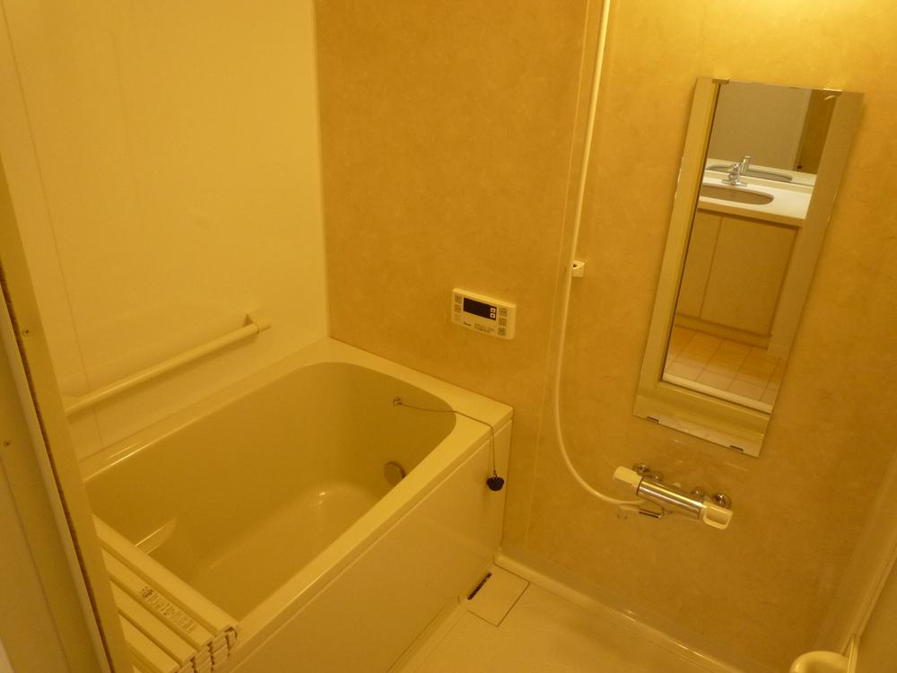 Bathroom. Spacious unit bath condominium unique.