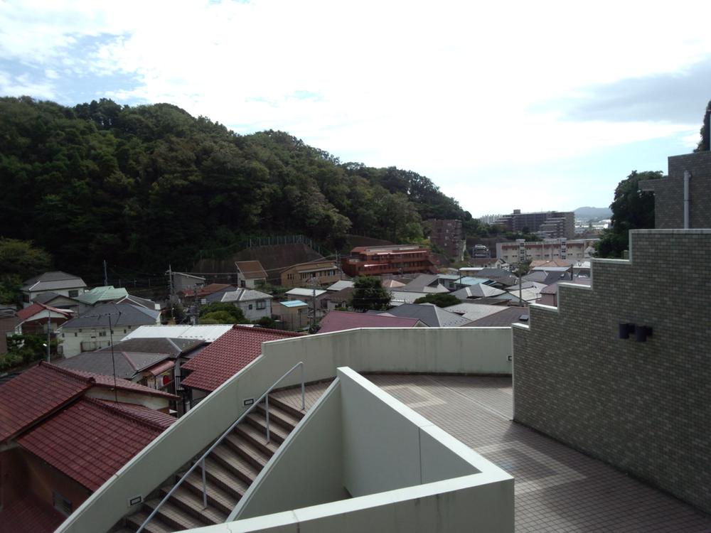 View photos from the dwelling unit. View from the site (October 2013) Shooting