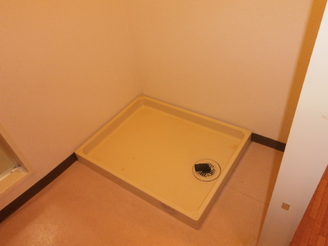 Other Equipment. It is indoor washing machine Storage (* ^ _ ^ *)