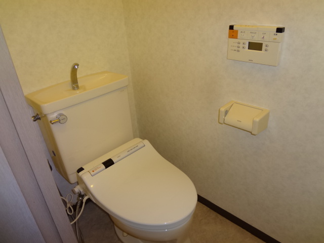 Toilet. Warm water washing toilet seat (* ^ _ ^ *)