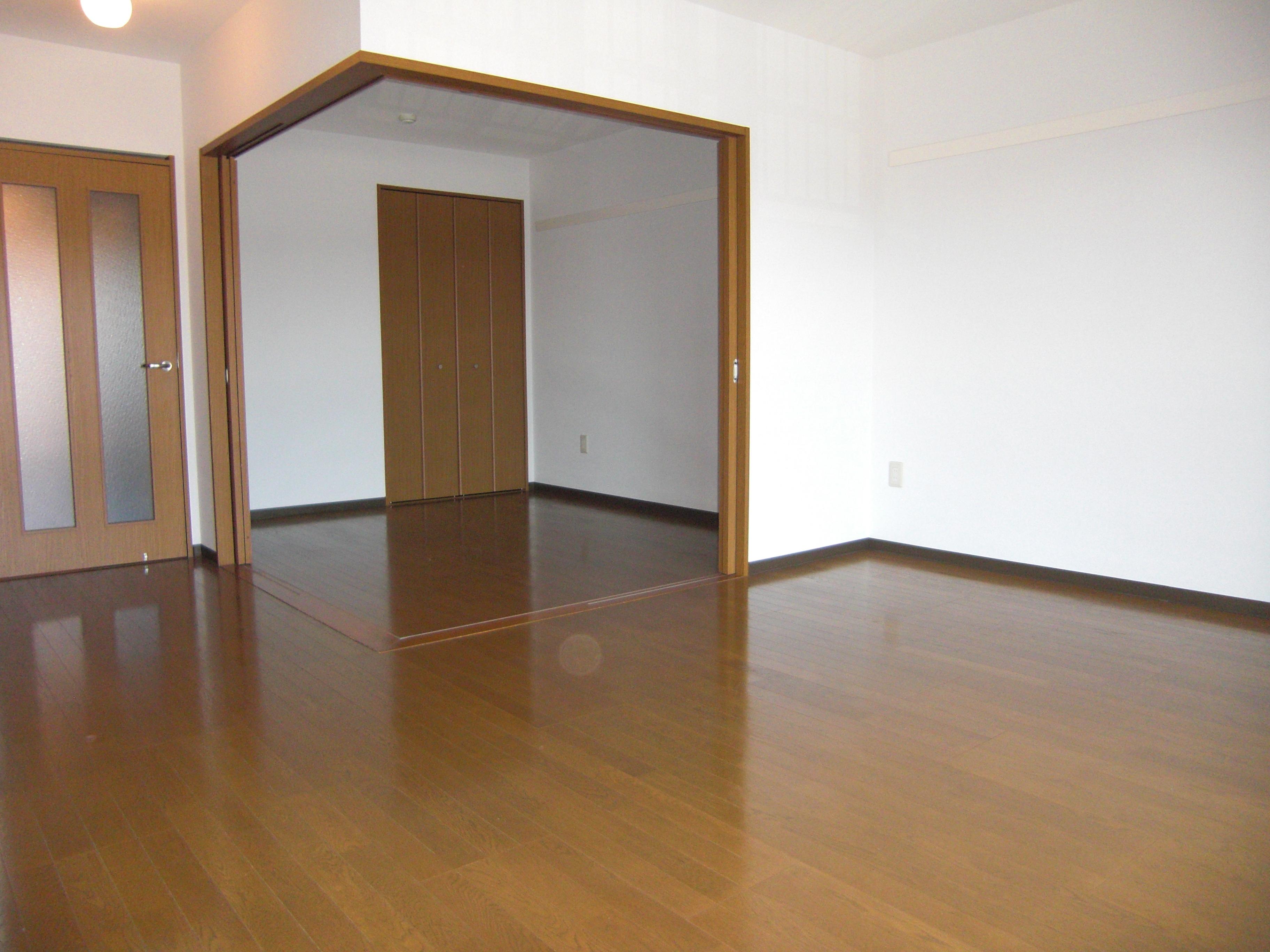 Living and room. Back even as Western-style, Freedom how to use as a living!