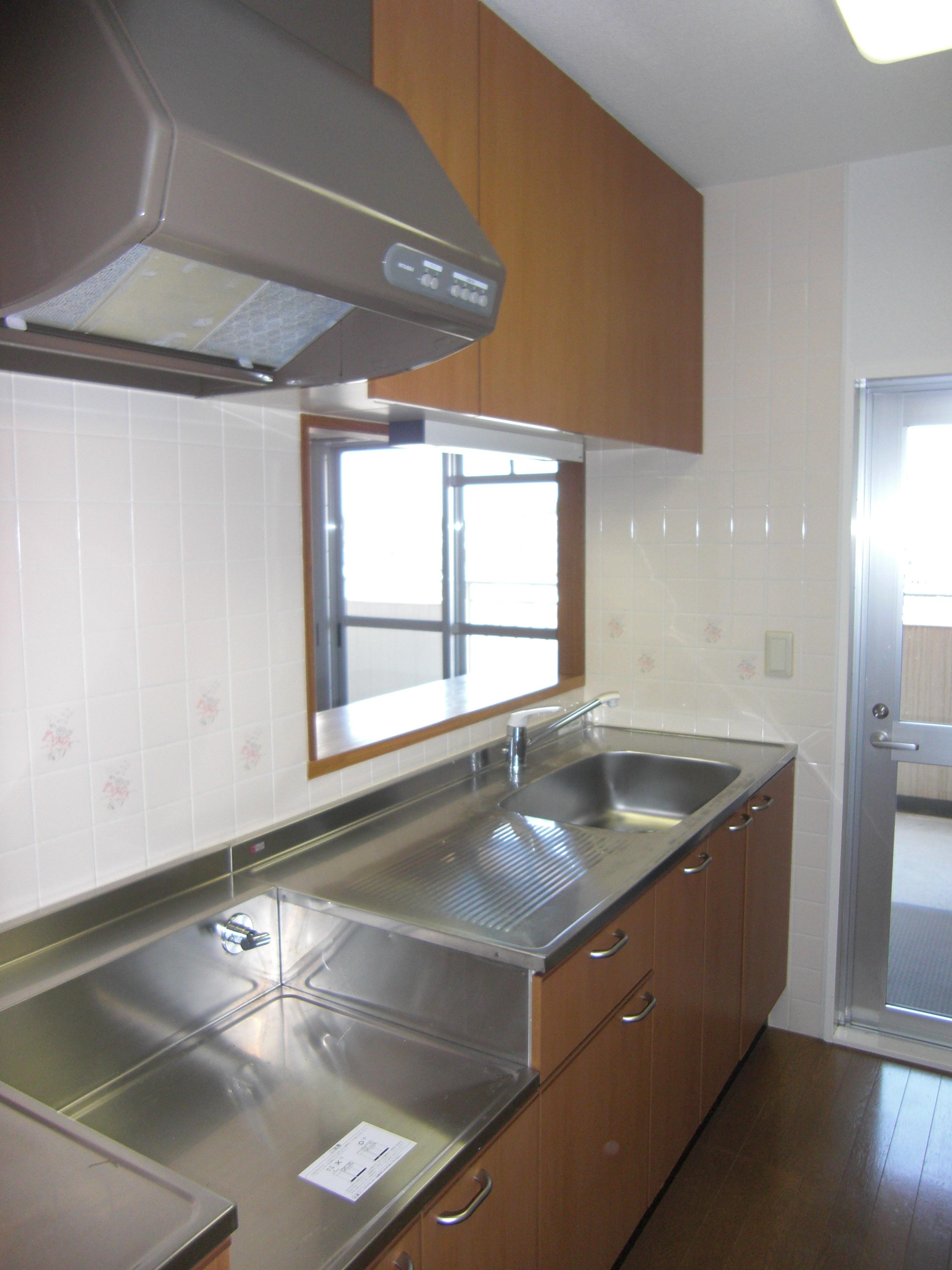 Kitchen. 3.4 tatami Bright facing the balcony!
