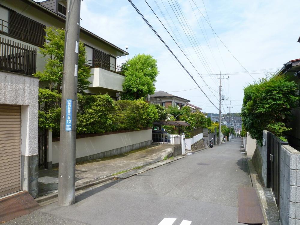 Local photos, including front road. local, Frontal road