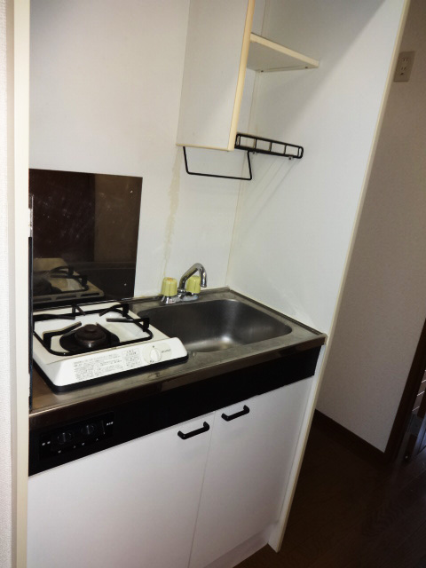 Kitchen. ☆ 1-neck with gas stove ☆