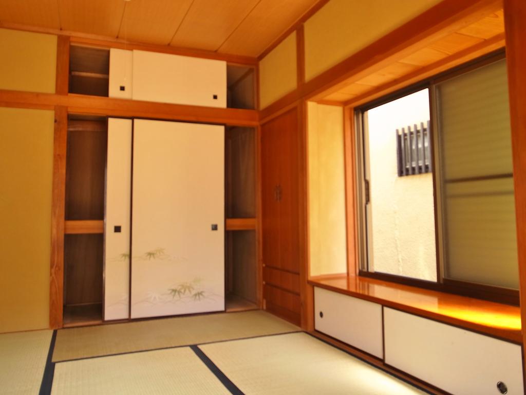 Living and room. Guests can relax in a calm Japanese-style room