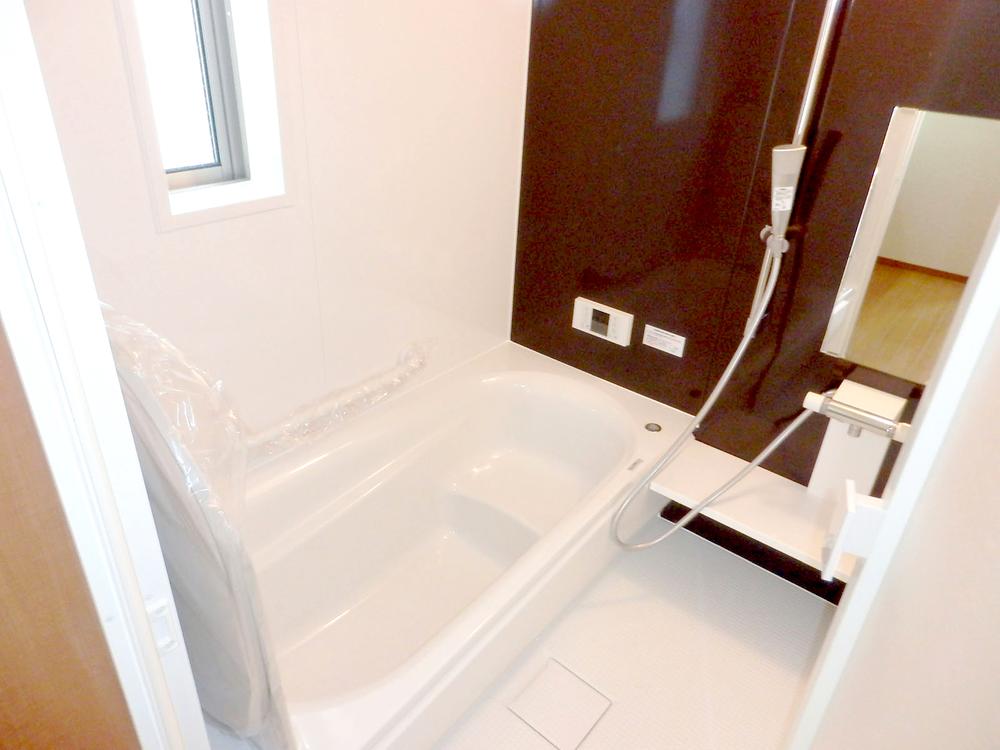 Same specifications photo (bathroom). With ventilation drying heater in the bathroom, Effortlessly wash at a rainy day! (The company specification example)