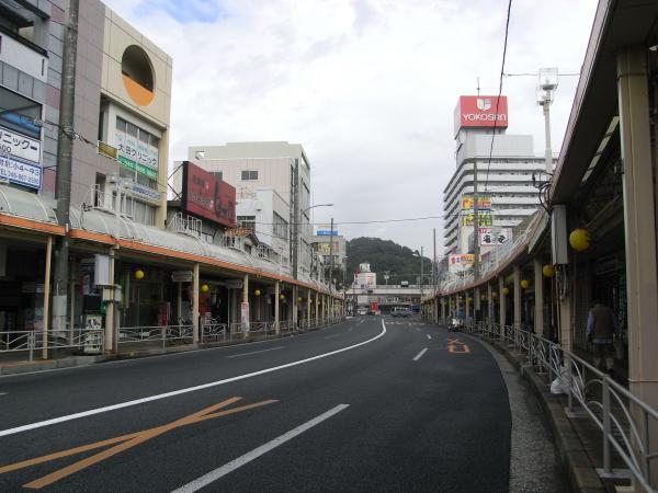 Streets around. 800m to the station _ shopping street