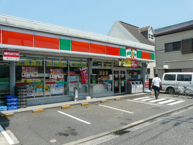 Convenience store. Thanks Hiragata store up (convenience store) 121m