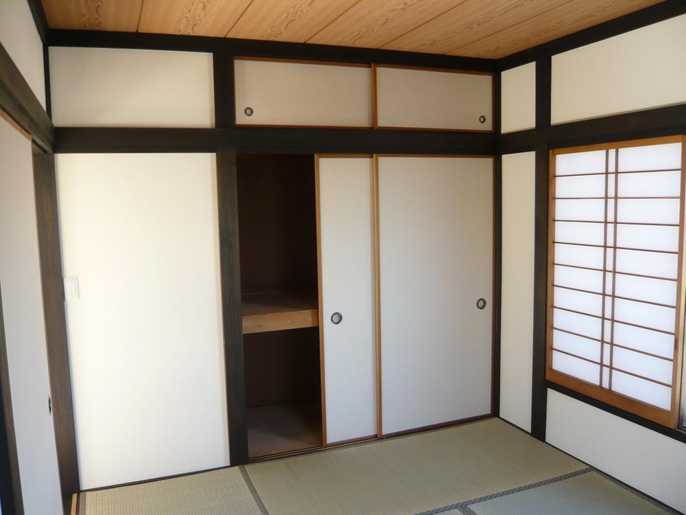 Non-living room. Japanese-style room of calm atmosphere. 