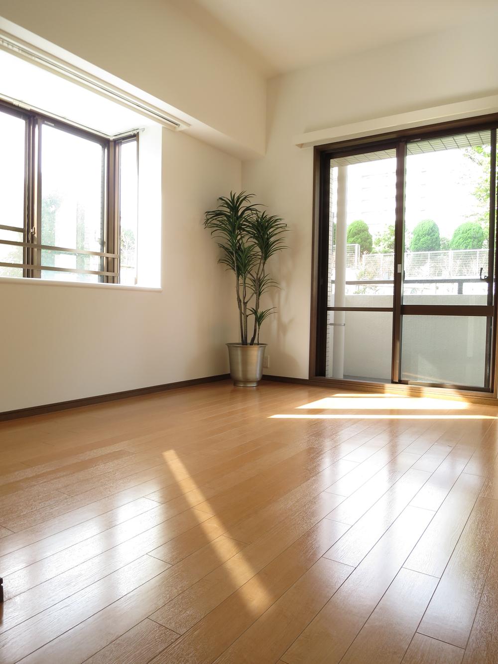 Non-living room.  ☆ Western style room ☆ Light plug plenty of Western-style 6.9 Pledge