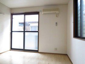 Living and room. Balcony facing south, Western-style 6 Pledge