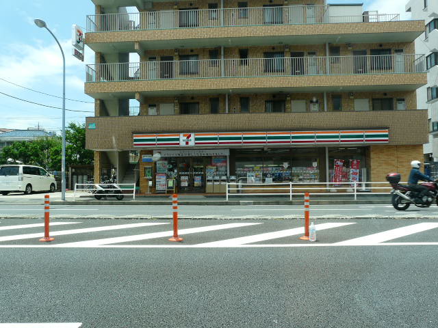 Convenience store. Seven-Eleven Yokohama Kamariya Miyagaya store up (convenience store) 604m