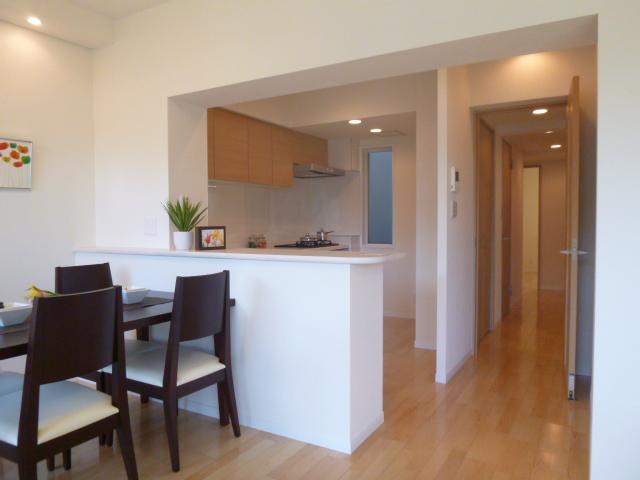 Kitchen. System kitchen new exchange settled with counter