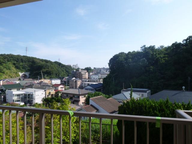 View photos from the dwelling unit. Full of sense of openness view