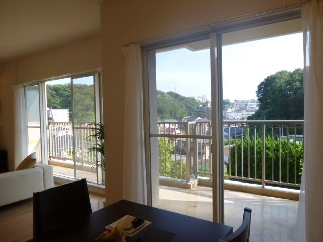 Living. The window is wide living Open feeling good