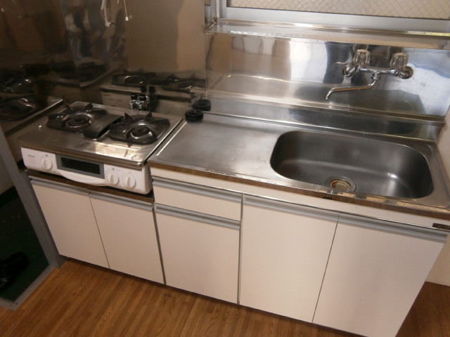 Kitchen. It comes with a two-burner stove ☆