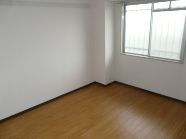 Other room space.  ☆ You can also use the spacious bedroom ☆ 