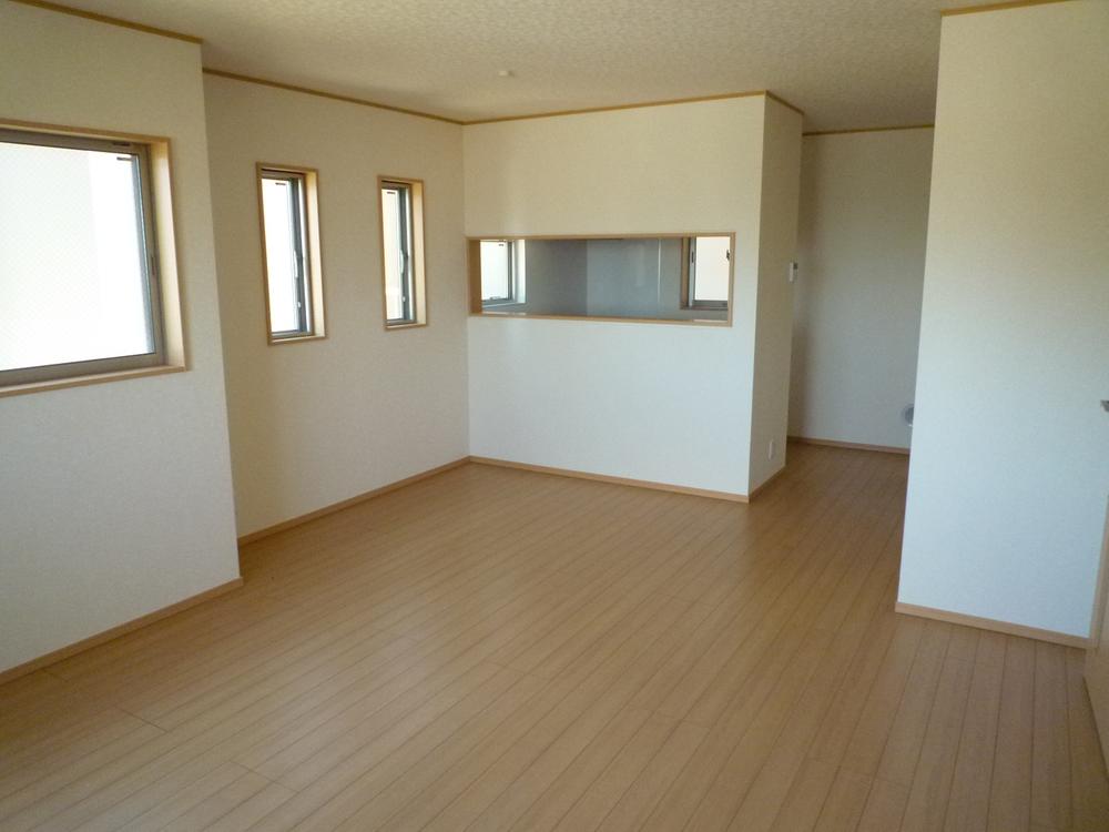 Living. Equipped with a large living room of more than 15 quires.